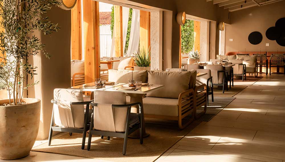 Hecho Libre Dining Room at Kimpton Miralina
