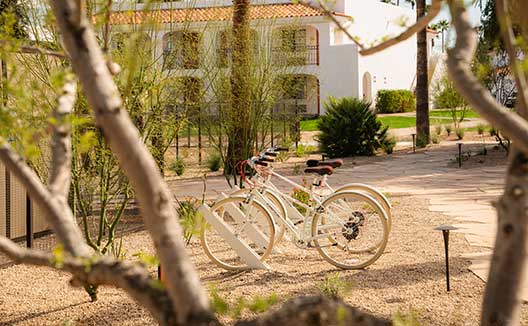 Borrowable bikes at Kimpton Miralina